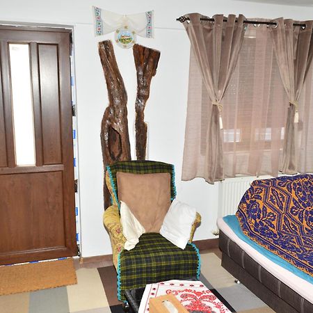 Yna House Villa Bukares Bagian luar foto